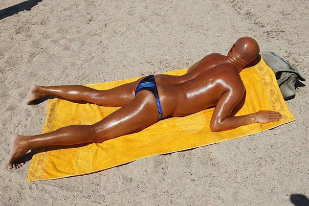 Se cree el t�pico guaperas metrosexual de playa pero anda que no le queda